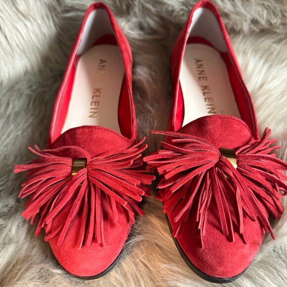Anne Klein Red Suede Flats w/tassel - Picture 4 of 7
